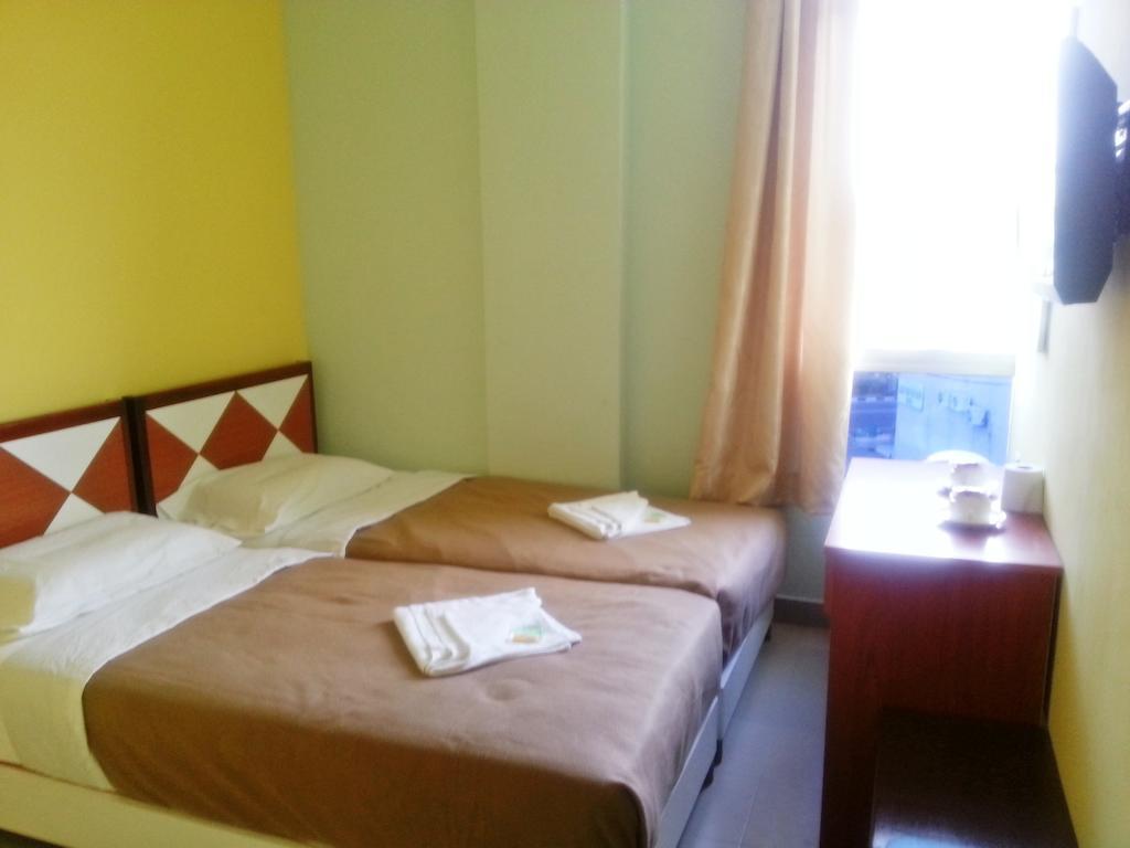 Sakiza View Hotel Мерсинг Номер фото