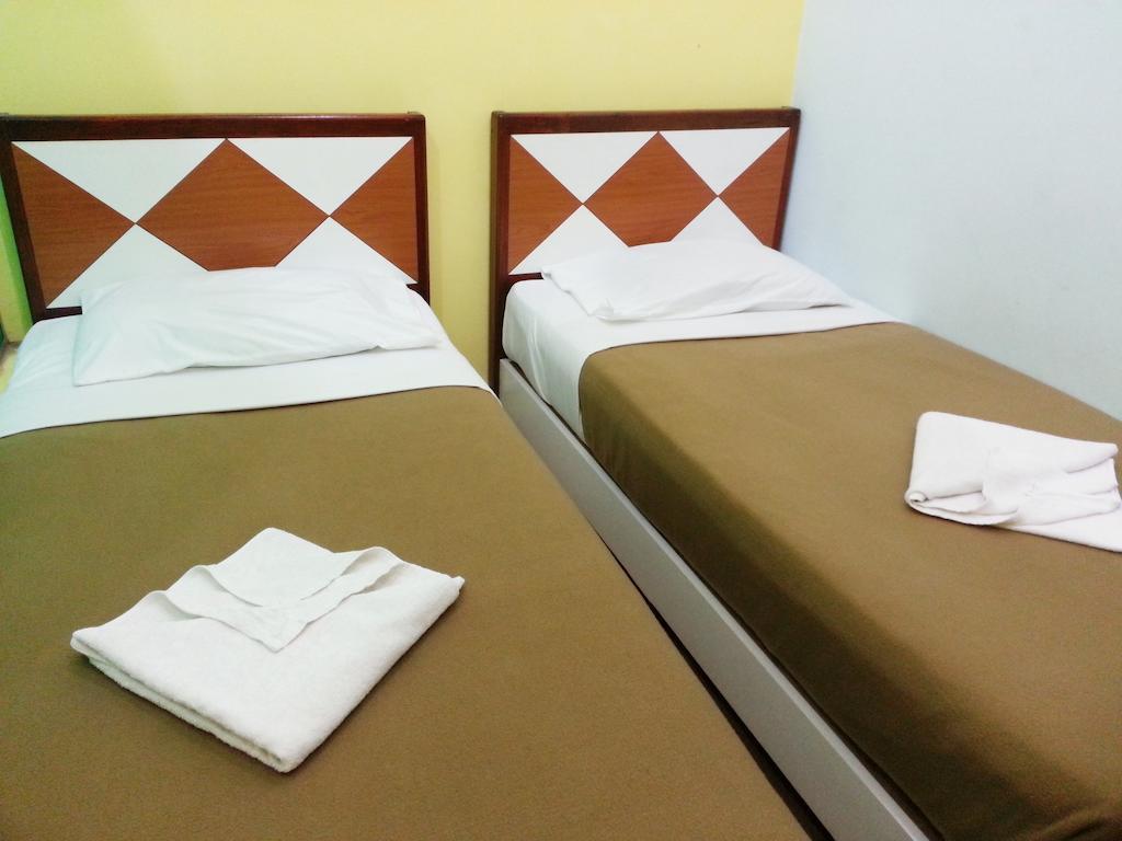 Sakiza View Hotel Мерсинг Номер фото